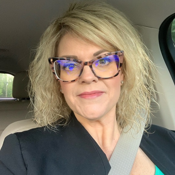 Meet your Posher, Heather - Picture 3 of 5